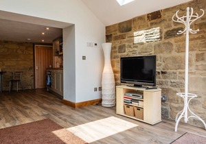 CROSS HOUSE STUDIO Dog Friendly Stone Barn Conversion in the Heart of Warkworth