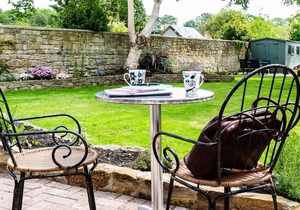 CROSS HOUSE STUDIO Dog Friendly Stone Barn Conversion in the Heart of Warkworth