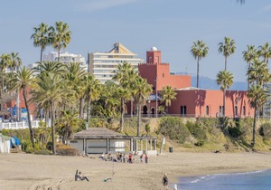 Cubo's Alvaro Benalmadena Beach & free parking / free wifi / near the beach / parking free