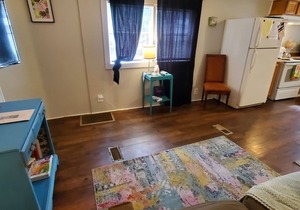 Cute 2br/1ba close to everything
