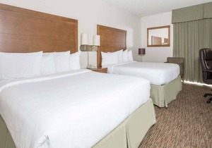 Days Hotel by Wyndham Peoria Glendale Area
