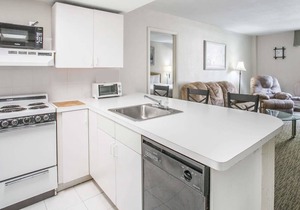 Days Hotel by Wyndham Peoria Glendale Area