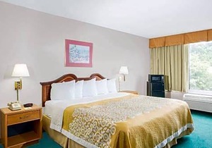 Days Inn by Wyndham Cambridge