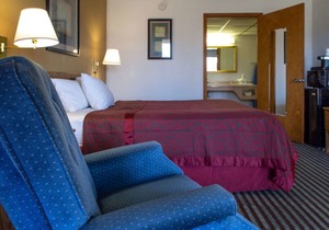Days Inn by Wyndham Clinton
