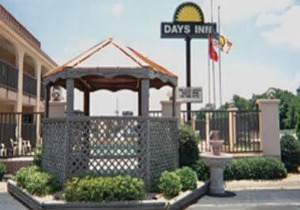 Days Inn by Wyndham Dumas