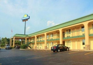 Days Inn by Wyndham Macon I-475