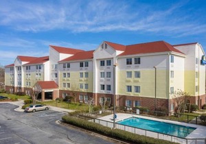 Days Inn by Wyndham Macon I-75 North