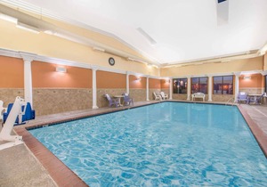 Days Inn by Wyndham Minot