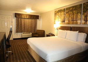 Days Inn by Wyndham Monroe