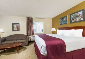 Days Inn by Wyndham Norton