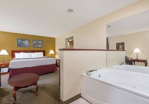 Days Inn by Wyndham Norton