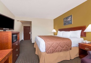 Days Inn by Wyndham Norton