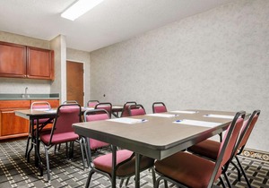 Days Inn by Wyndham Norton