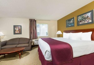 Days Inn by Wyndham Norton