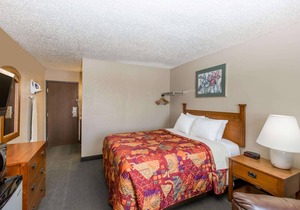 Days Inn by Wyndham Pierre