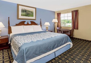 Days Inn by Wyndham Plymouth