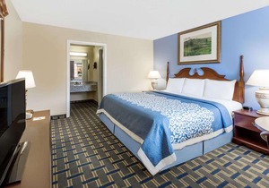 Days Inn by Wyndham Plymouth