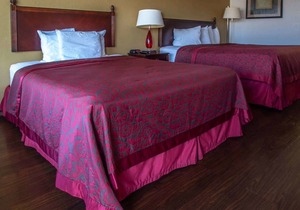 Days Inn by Wyndham Clinton