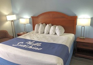 Days Inn by Wyndham Shorter