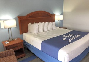 Days Inn by Wyndham Shorter