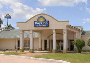 Days Inn & Suites by Wyndham Brinkley