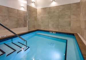 Days Inn & Suites by Wyndham Duluth by the Mall