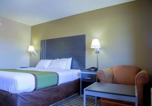 Days Inn & Suites by Wyndham Athens