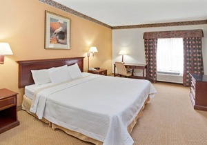 Days Inn & Suites by Wyndham Harvey / Chicago Southland