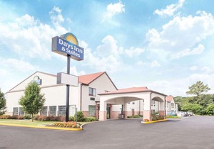 Days Inn & Suites by Wyndham Seaford
