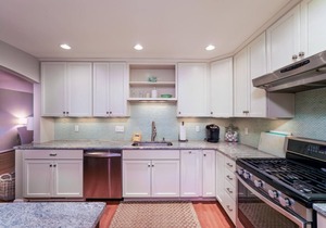Dazzling 3BR/2BA Summerwind Cottage! Screened Porch! Amenity Cards Available!