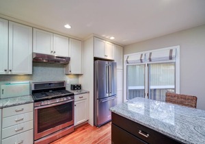 Dazzling 3BR/2BA Summerwind Cottage! Screened Porch! Amenity Cards Available!