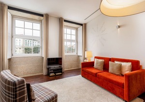 Dazzling City Center Studio in Lively Neighborhood