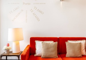 Dazzling City Center Studio in Lively Neighborhood