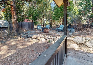 Delightful hotel with lakeview, golf, skiing, WiFi, & Netflix