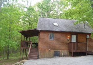 deluxe cabin 10 with jacuzzi on Patoka Lake in Southern Indiana