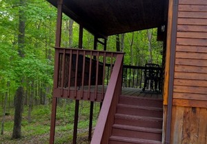 deluxe cabin 10 with jacuzzi on Patoka Lake in Southern Indiana