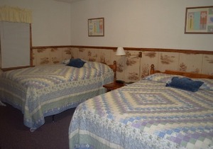 deluxe cabin 10 with jacuzzi on Patoka Lake in Southern Indiana