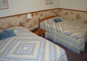 deluxe cabin 10 with jacuzzi on Patoka Lake in Southern Indiana