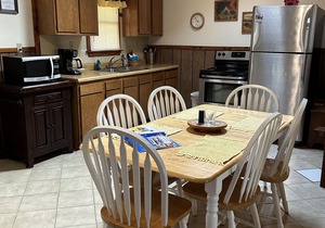 Deluxe Cabin 15 with HOT TUB Located on Patoka Lake in Southern Indiana