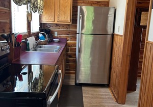 Deluxe Cabin 20 with HOT TUB Located on Patoka Lake in Southern Indiana