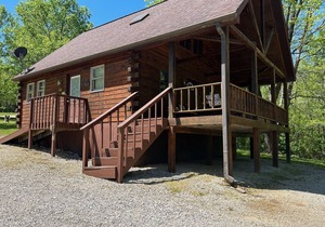 Deluxe Cabin 20 with HOT TUB Located on Patoka Lake in Southern Indiana