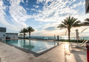 Deluxe Ocean Front 1BR | Beach Access | Breathtaking Ocean Views