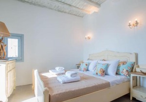 Deluxe Paros Villa Grand Villa 4 Bedrooms Wonderful Sea View & Private Pool Golden Beach