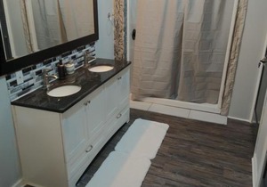 Deluxe Shared MEN'S ONLY Dormitory rm4