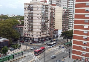 Departamento Vicente Lopez sobre Av Maipu