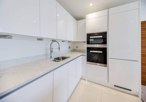 Designer 2 Bed Apartment in Riverside development