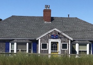 Desirable 4br/2ba Craigville Beach Cottage Steps to Ocean