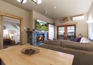Direct Ski in and Ski out!! 2 bedroom/1 bath Morning Eagle ski in/out!!