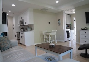 Directly on the Key w/Private entry to Englewood Beach and Bayside views! Unit A