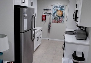 Directly on the Key w/Private entry to Englewood Beach and Bayside views! Unit A